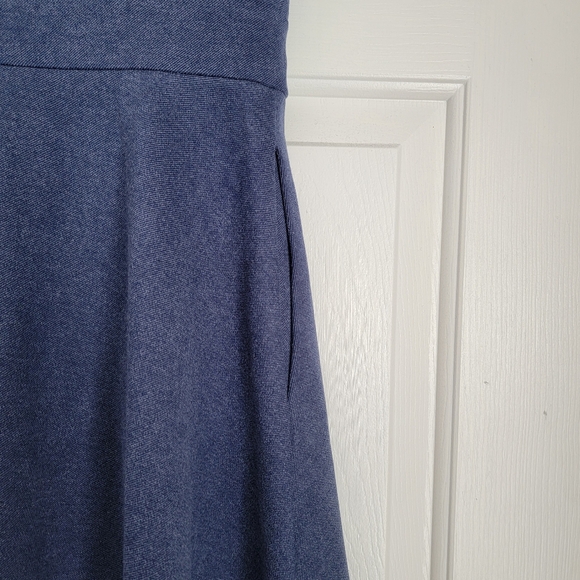 Women's A-line Sleeveless Wool Dress - Picture 7 of 8